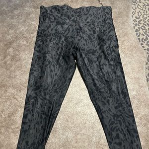 New Calia by Carrie Underwood Leopard leggings!